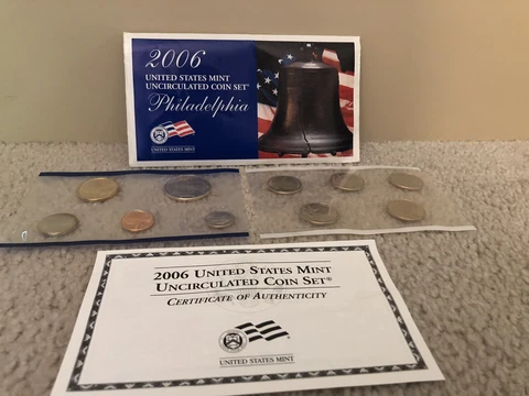 2006 US Mint Uncirculated Coin Set, Philadelphia Cover