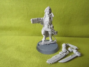 A1 WARHAMMER 40K  ASTRA MILITARUM ARMY-COMMISSAR POWER SWORD METAL OOP - Picture 1 of 3