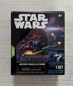 Star Wars -Micro Galaxy Squadron Scout- Mystery Vehicle & Figure Series 3 - Picture 1 of 1