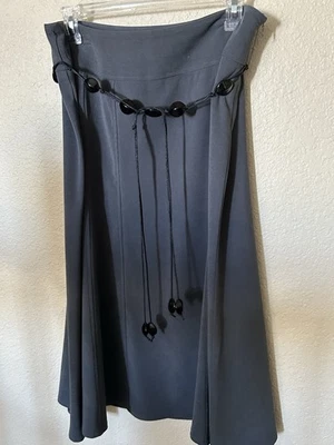 Falda Dressbarn Línea A, Midi, Gris Imitación Gamuza, Cinturón de Corbata con Cuentas, Para Mujer Talla 10” Foto 1 de 4