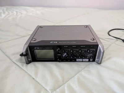 Grabadora de campo multipista Zoom F4 6 entradas/8 pistas Foto 1 de 4