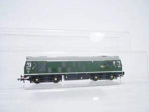 Bachmann OO Gauge 32-325DC Class 25 Diesel Locomotive D5211 BR Green DCC Fitted - Picture 1 of 6