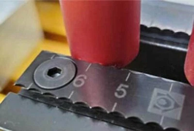 2 piezas. Empuñaduras dentadas de larga longitud Mitee-Bite 1,969" (A) x 0,75" (C) Foto 1 de 2