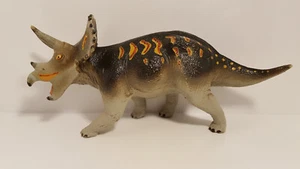 403601 Safari Ltd Dinosaur : Triceratops Carnegie Collection ref : 1SAF375 - Picture 1 of 7