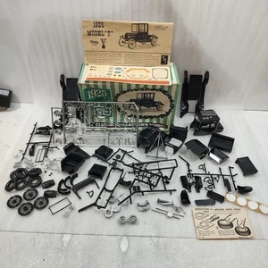 Modellino vintage 1925 Model T Ford 1:25 model kit AMT 3 in 1 anni 60 99% serie trofeo  - Foto 1 di 14