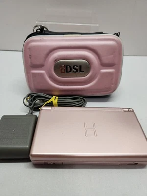 Nintendo DS Lite Rosa Metálica - Estuche, Cargador Paquete Lote Foto 1 de 4
