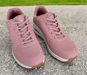 Zapatilla deportiva para mujer Skechers UNO Shimmer Away ajuste de cuña, talla 8,5 - Imagen 1 de 11