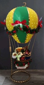 "SANTA'S ON THE WAY" GLASFASER HEISSLUFTBALLON & STÄNDER Weihnachtsbär Avon - Bild 1 von 24