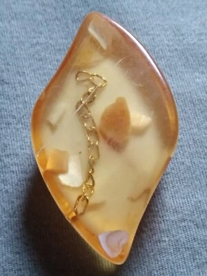 Beautiful Vintage 1940's to 60's European Design Lucite Trade Button. - Image 1 of 4