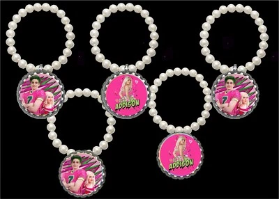 Zombies Addison y Zed Pulsera Fiesta Favores Perlas Imitadas Conjunto de 8 Pulseras Foto 1 de 4