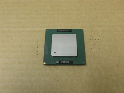Intel Celeron 1,1GHz Pin Gold 1100A/256/100/1.475 ©‘2001 Vintage - Image 1 of 2