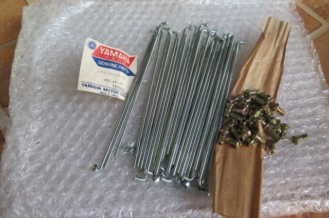 YAMAHA AS2 DT100 HT1 LT2 LT3 RD125 AS1 YAS1 YL2 REAR SPOKE 36 PC SET NOS JAPAN — 第 1/4 张图片