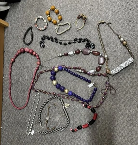 Joblot Of 15 Items Of Costume Jewellery - Picture 1 of 2