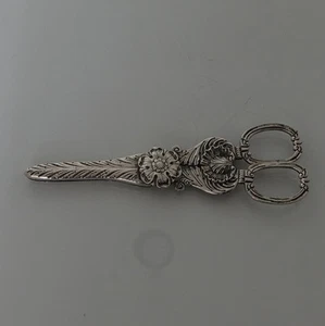 Victorian Silver Pair Grape Shears London 1886 Daniel & John Welby - Bild 1 von 6