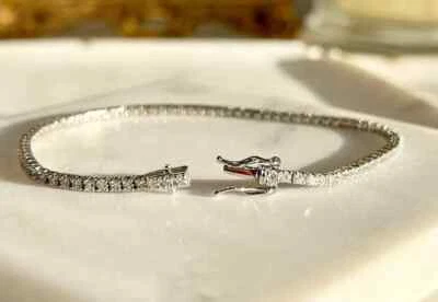 Brazalete de tenis para mujer de diamantes de corte redondo de 5 quilates enchapado en oro blanco de 14 quilates Foto 1 de 4