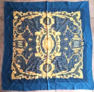 "Sciarpa oro blu e giallo stampa barocca 100% seta 33"x34" - Foto 1 di 3