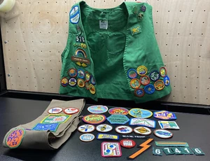 Vintage Girl Scout Vest Patches Sash Lot Cook County Chicago Illinois Troop 578 - Picture 1 of 18