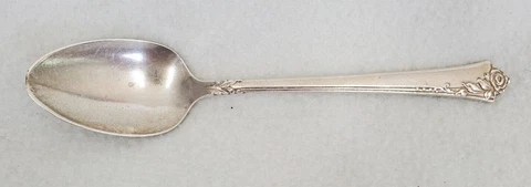 Oneida Heirloom Damask Rose Sterling Silver Spoon 6" 31grams Weight Cover