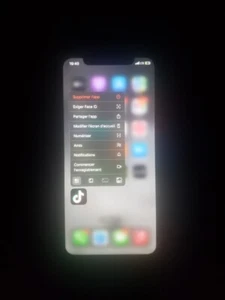 iphone 11 Black WITH TIKTOK APP (64GB Unlocked) - Photo 1 sur 6