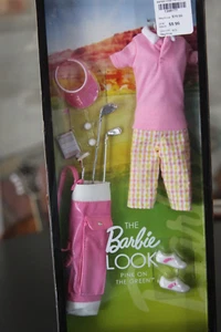 Barbie Look Pink On The Green 2012 Barbie Coleccionista Etiqueta Negra Moda NRFP - Imagen 1 de 4