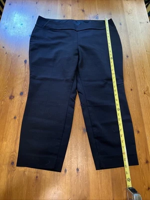 Investments Petites Ladies Size 16P Black Pull on Capri Crop Pants  - Image 1 of 4