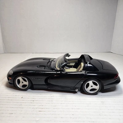 Dodge Viper RT/10 1996 convertible Burago escala 1:18 sin caja, negro Foto 1 de 4