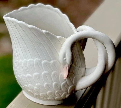 Vintage 1982 Fitz & Floyd Double Swan White Porcelain Ceramic Pitcher Vase Japan - Image 1 of 4