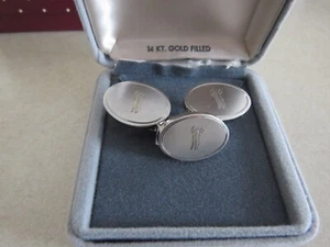 Vintage Silberfarbene Manschettenknöpfe und Krawattenklammer Set. Monogrammiert W. - Bild 1 von 1