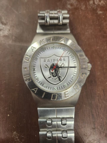 OAKLAND RAIDERS GAMETIME MEN’S WRIST WATCH STAINLESS STEEL Cover