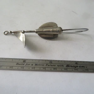 FISHING LURE UNKNOWN 4" OVERALL WEEDLESS WEIGHTED SPINNER - Picture 1 of 4