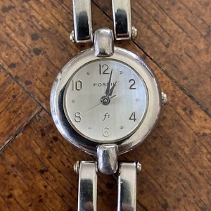 Vintage Modern F2 Fossil Women's Watch ES-8875 - Picture 1 of 8