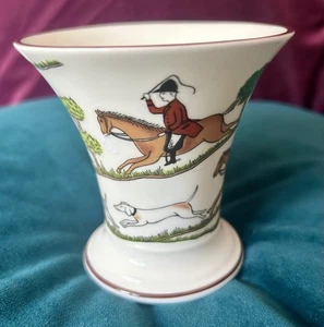 Coalport Hunting Scene small vase perfect Condition - Picture 1 of 4