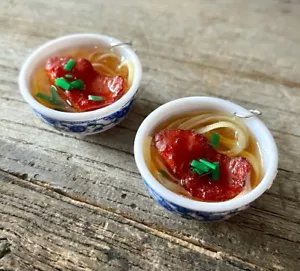 Ciondolo cibo giapponese resina ciotola di ramen pendente stile gancio orecchini braciole di maiale - Foto 1 di 2