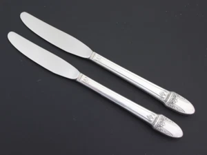 International, 1847 Rogers Silverplate - FIRST LOVE - Grille Knives, Set of 2 - Picture 1 of 2