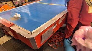 Brunswick Air Hockey 1972 Original - Picture 1 of 3