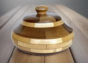 Artisan Multi—Holz Intarsien Drehbank gedrechselte Schüssel mit Deckel, D Shombert - Bild 1 von 13