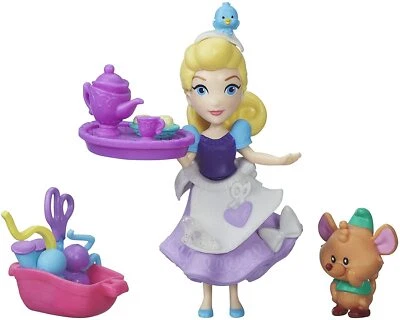 Disney Princesa Pequeño Reino Cenicienta Fiesta de Costura por Hasbro Foto 1 de 2