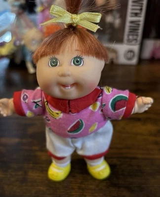 90-е винтажная миниатюрная кукла с капустной нашивкой арбузный принт - Изображение 1 из 2