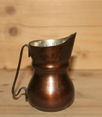 Ancien pot à lait en cuivre fait main - Photo 1/4