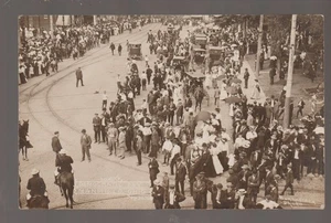 Mansfield OHIO RPPC 1908 DEMOCRATIC DAY Convention DFL? PARADE Crowd MAIN STREET - Picture 1 of 3