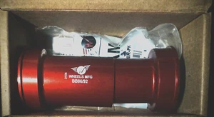 Wheels Bottom Bracket PRESS FIT 86/92 NIB Red SRAM - Picture 1 of 7
