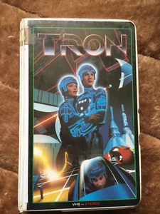 Vintage 1982 TRON VHS Tape In Clamshell Case - Jeff Bridges - Walt Disney - Picture 1 of 8