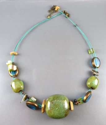 COLLAR PREMIER DESIGNS Vidrio Moteado Verde CUENTAS DE VIDRIO AZUL Bronce y astillas de fregona Foto 1 de 4