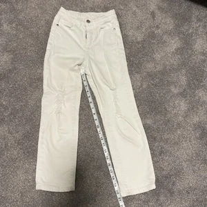 Girls White Jeans Art class Size 7 Ripped 21” Inseam - Picture 1 of 7