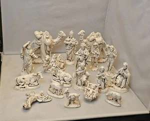 Stampo atlantico vintage presepe di Natale 18 pezzi statuetta in ceramica beige crema - Foto 1 di 24