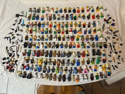 Lego minifigura enorme lote de 185 Star Wars Disney DC 108 armas Potter mini boneco - Imagem 1 de 4