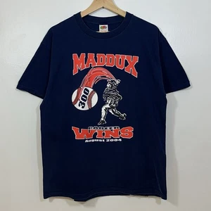 Vintage Greg Maddux 300 Win T-Shirt Herren Large Majestic Chicago Cubs 2004 Braves blau - Bild 1 von 5