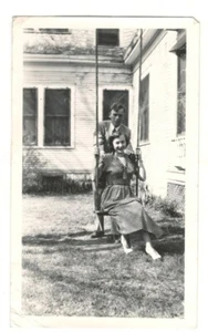 Vintage Photo Pretty Young On Backyard Swing Couple 1930's 1940's SYB24 - Picture 1 of 1