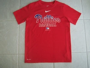 NIKE Phillies Baseball Red Short Sleeve T-Shirt Boys Size Medium 10 - 12 - Picture 1 of 2