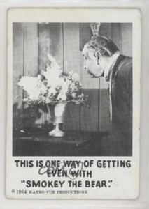 1964 Leaf The Munsters White Back This is one of getting even #70 05cx